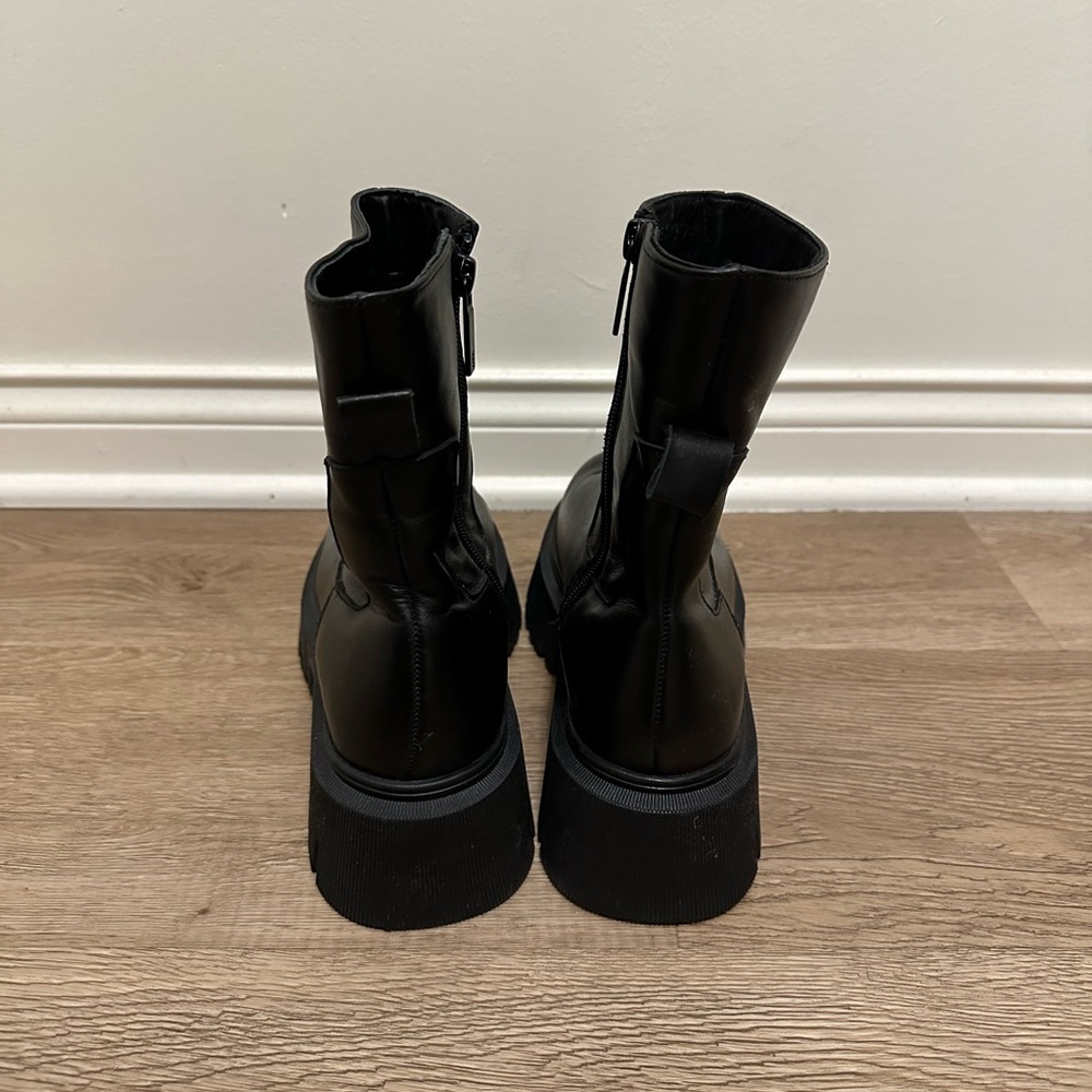 Zara Black Leather Ankle Boots with Chunky Rubber Sole - Picture 3 of 4